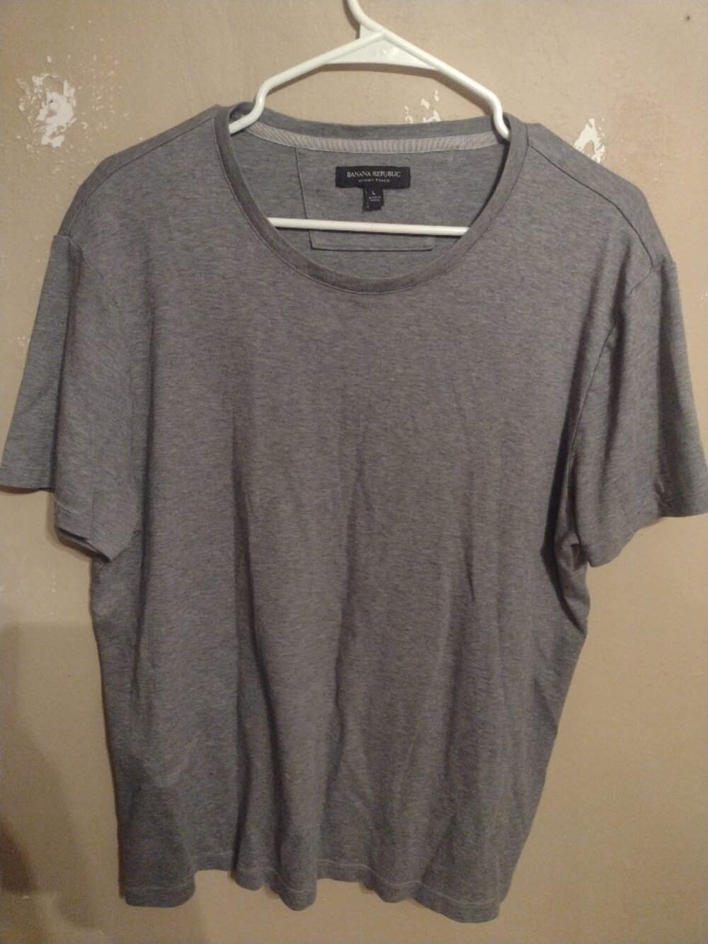 Banana Republic Luxury Touch Large L Gray Cotton T-Shirt